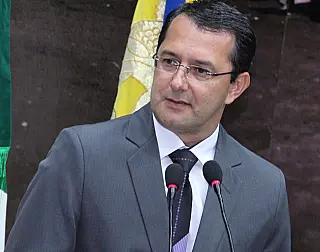 Cirilo pede informações sob suspeitas de nepotismo cruzado em Dourados