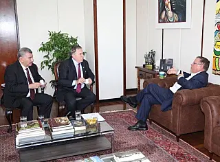 Dourados pleiteia verbas federais para asfaltamento de estradas vicinais