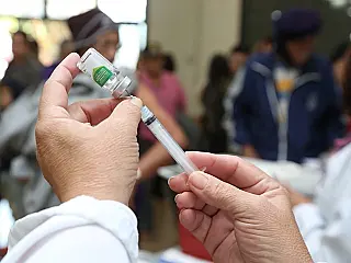 36 mil postos de saúde abrem para atualização da carteira de vacinas neste sábado