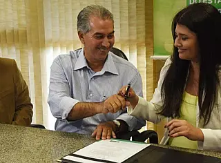 Reinaldo entra de férias e Rose governará MS