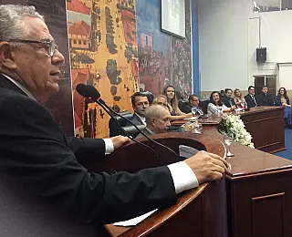 Vereadores contam história de vida na abertura dos trabalhos