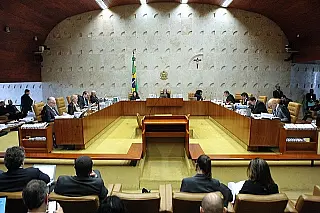 Julgamento sobre foro privilegiado de políticos será retomado hoje pelo STF