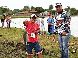 Crianças já comemoram resultados em torneio da Festa do Peixe