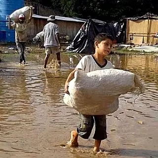 Tempestade mata 4 e deixa 130 mil desabrigados no Paraguai