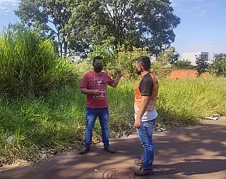 Jânio Miguel pede limpeza em área verde e roçada na rua José Roberto Teixeira