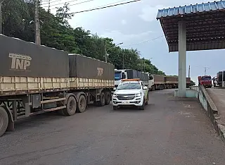 15 carretas bitrem são apreendidas com carga de soja em sonegação fiscal