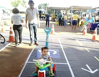 Expotrânsito tem programa de visitação na praça central de Dourados