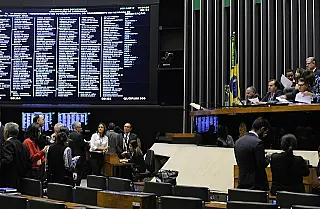 Projeto que acaba com atenuante de pena para menor de 21 anos é aprovado na Câmara