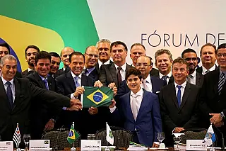 Reinaldo inclui quatro das 12 propostas da carta dos governadores entregues a Bolsonaro