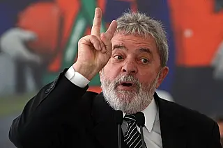 É preciso de ação política para recuperar a economia, diz Lula