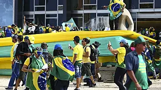 Atos pró-democracia marcam um ano do 8 de janeiro