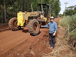 Bebeto acompanha ações do Município em estradas rurais