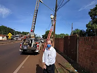 Bebeto é atendido com troca de lâmpadas nos distritos