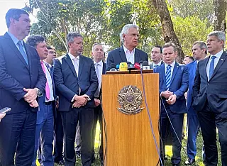 Com Lira e governadores, Riedel debate reforma