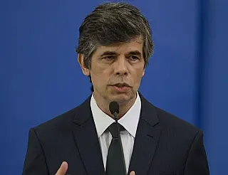 Nelson Teich deixa o Ministério da Saúde, um mês depois de substituir Mandetta