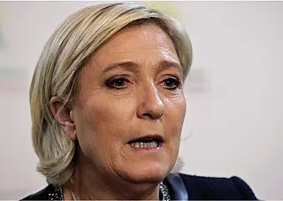 Marine Le Pen tem imunidade suspensa pelo parlamento europeu