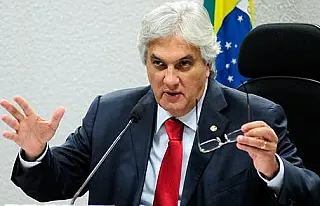 Delcídio diz que Lula participava de perto no que acontecia na Petrobras
