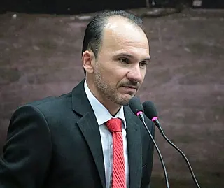 Ex-vereadora pede cassação do mandato de Junior Rodrigues em Dourados