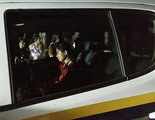 Cansada de apanhar, mulher mata o marido a facada na frente dos filhos