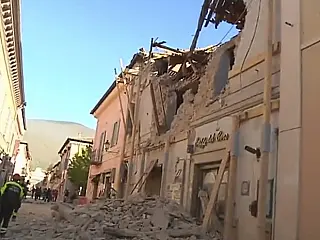 Terremoto derruba várias igrejas históricas na Itália