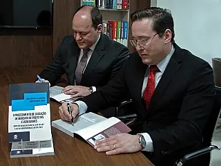 Advogados lançam livro inédito sobre processo de cassação de mandatos