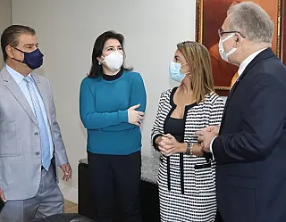 Senadores de MS tentam garantir vacina para imunizar população das fronteiras