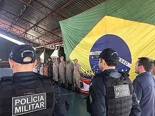 Bombeiros comemoram 46 anos com homenagens