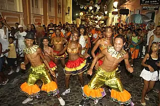 Cem anos de samba é homenageado no Carnaval do Pelourinho