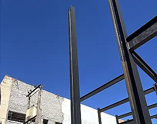 "Câmara nunca fez qualquer tratativa para renovação de contrato de obra", afirma Liandra