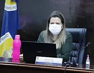 Daniela Hall sugere expediente em home office para professores do Município