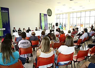 Délia diz que seminário visa encurtar caminhos para estimular desenvolvimento