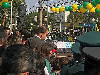 Público volta às ruas para ver o desfile na Marcelino