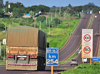 285 mil veículos devem passar pela BR 163 até domingo
