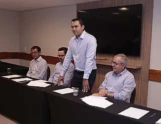 Presidente é reeleito para mais dois anos de gestão