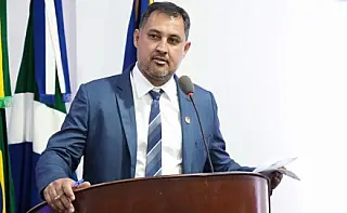 Márcio Pudim pede coleta regular de lixo no Flor de Maio