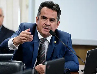 Ciro Nogueira aceita convite para chefiar Casa Civil e mãe dele deve ir para o Senado
