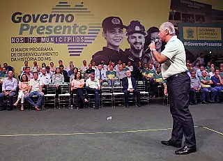Reinaldo vive noite feliz com lançamento de maior pacote da história de MS