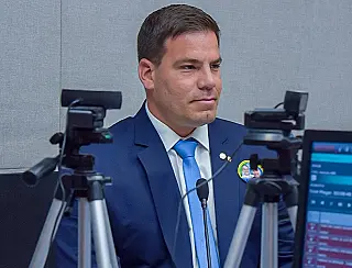 4 anos para arrepender ou orgulhar, alerta candidato