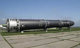 Rússia apresenta 'Satã2', o maior míssil nuclear do País