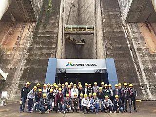 Visita técnica a Itaipu motiva alunos de Engenharia da Unigran