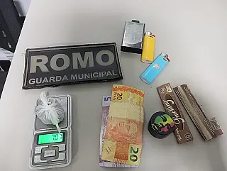 Guarda prende foragido da Justiça e usuários de drogas