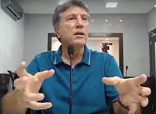 Murilo conclui tratamento de infecção adquirida pós-Covid e permanece em São Paulo