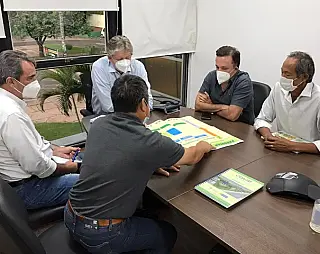 Ishy discute projeto na Semagro