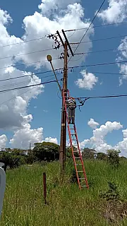 Semsur realiza manutenção de iluminação pública nos distritos