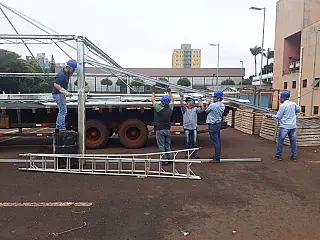 Tendas do Parque dos Ipês estão sendo repostas para atender feirinha