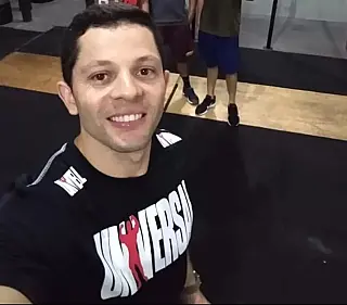 Professor de crossfit morre em acidente envolvendo carro e moto em MS