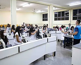 Alunos conhecem Unigran