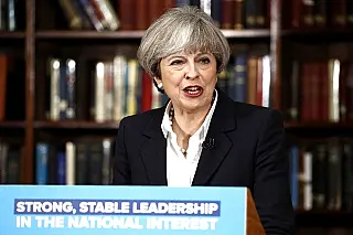 Terroristas de atentado em Londres foram identificados, diz Theresa May