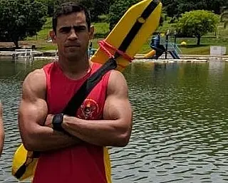 Viatura do Bombeiros colide com caminhão e mata soldado na região