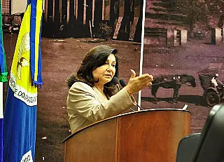 Vereadora Délia pede ampliação da escola do Guaicurus